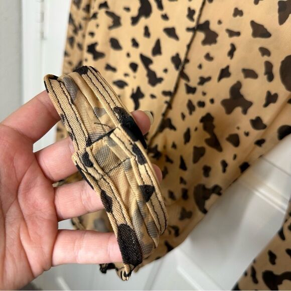 Lilly’s Kloset Tan Black Cqw Print Lettuce Trim Lomgsleeve Mesh Bodysuit Sz S - Picture 4 of 7